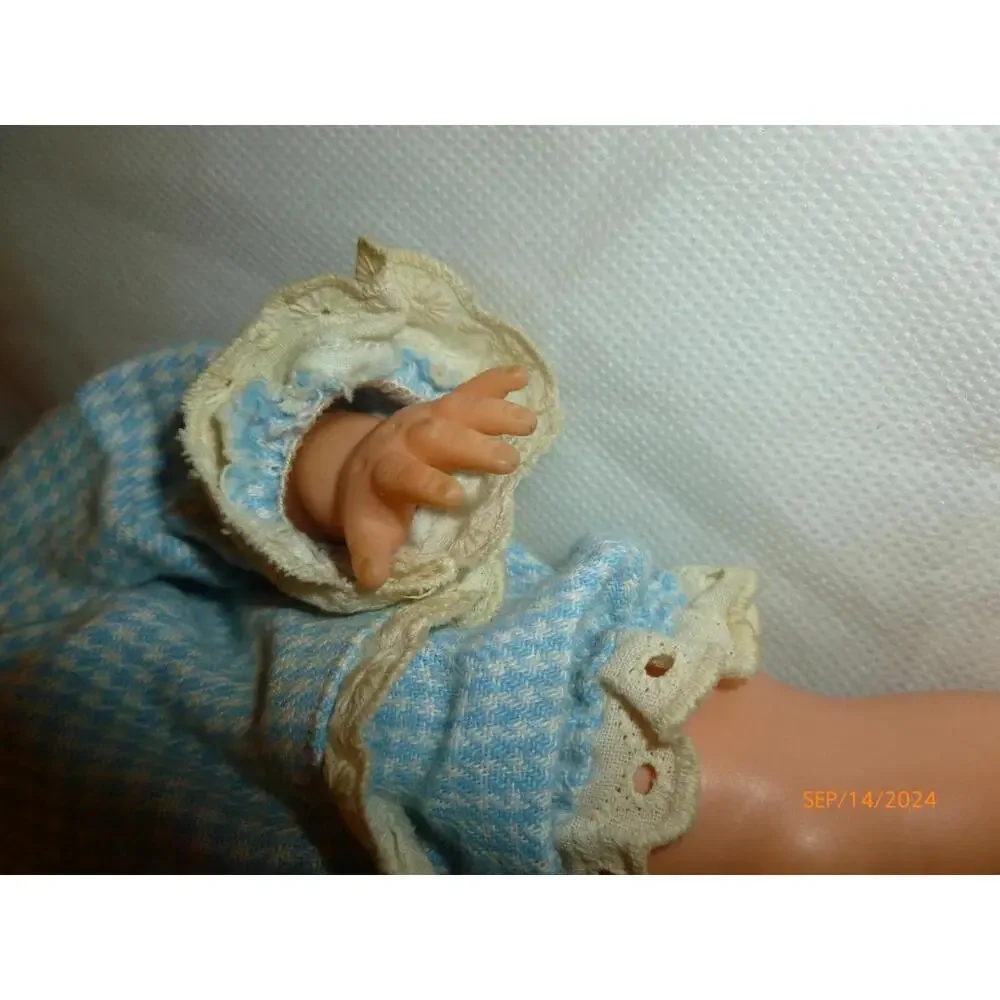 Vintage Button Push Empire Made 10‎ Inch Doll Head Nods and Turns
